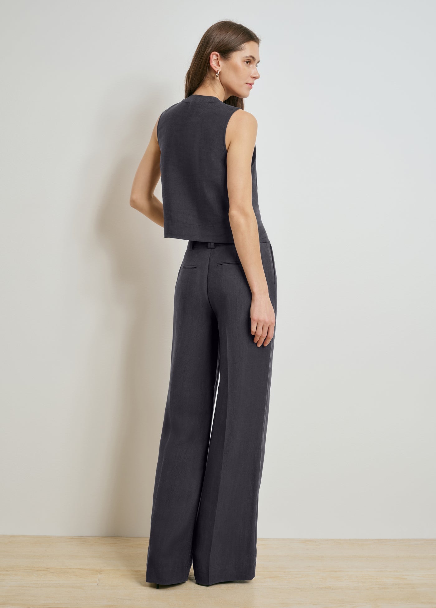 THE FINE LINE TOP